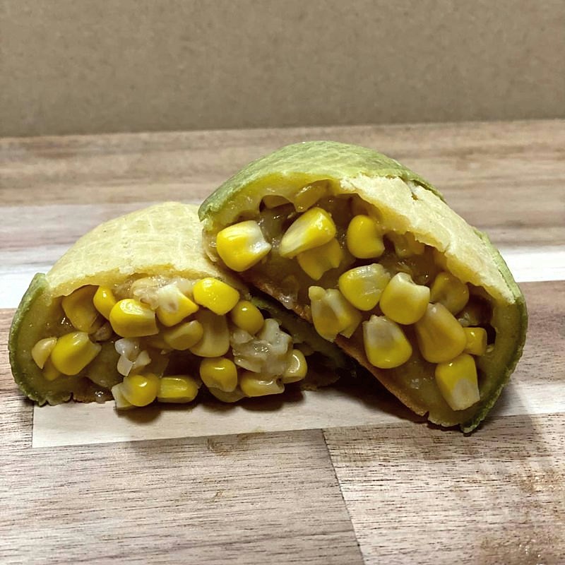 とうもろこしパン（実物）